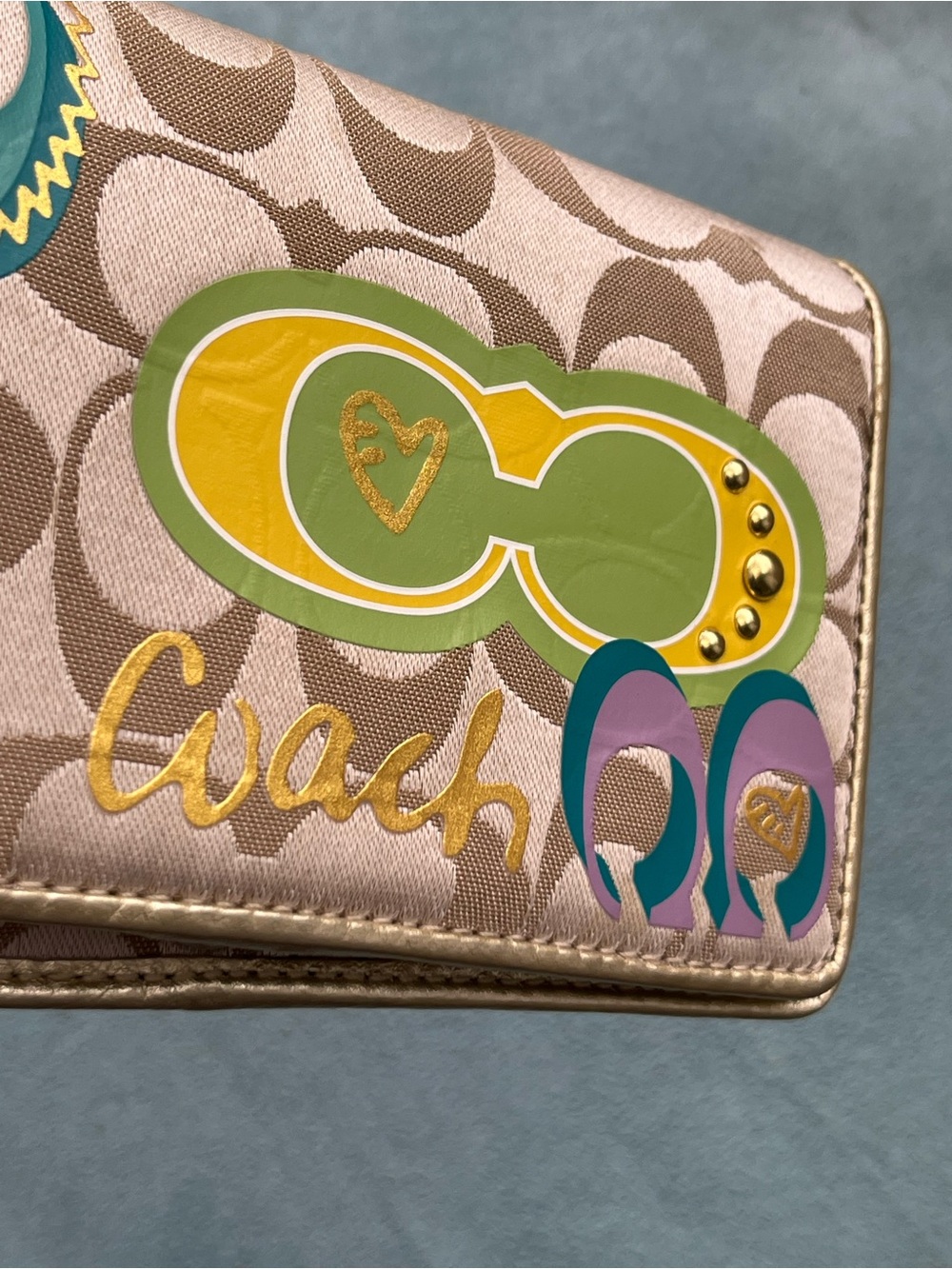 EUC Coach Poppy Graffiti Beige Signature Canvas Wallet Wristlet - Picture 13 of 15